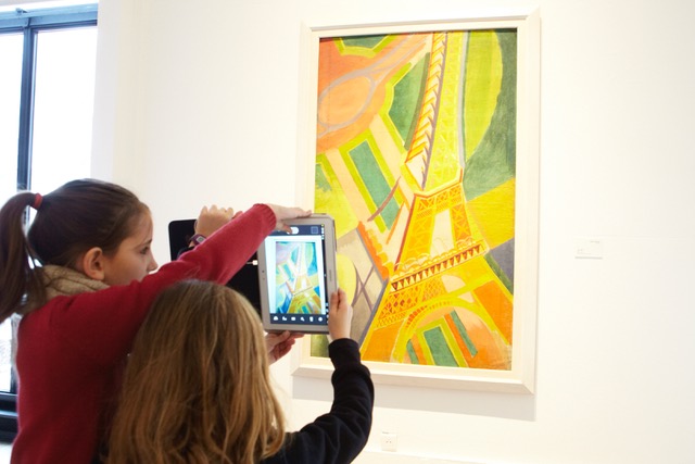 La Tour Eiffel Robert Delaunay © service culturel et pédagogique du Musée d’Art Moderne de Paris